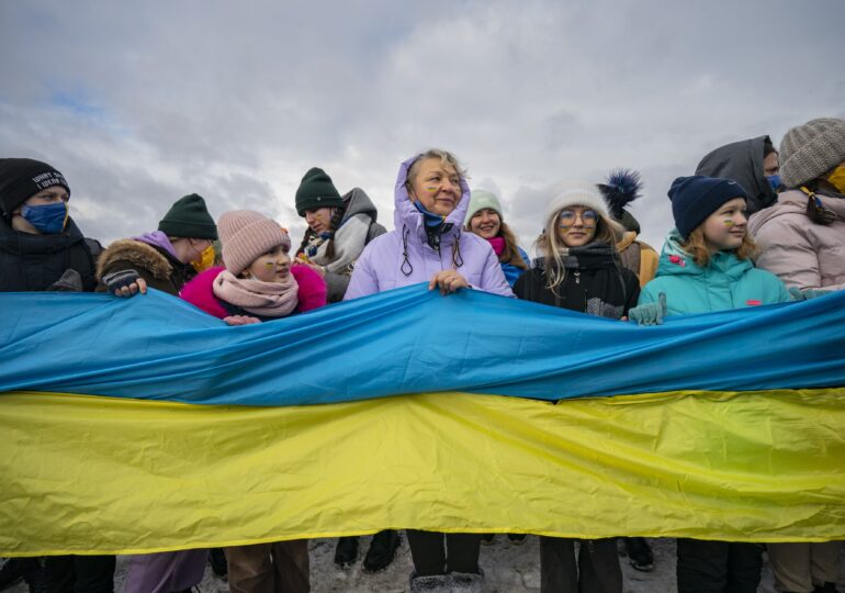 Ucraina, de la Ziua invaziei, la Ziua unității. În toată țara oamenii au ieșit în stradă cu steaguri și au cântat imnul (Foto & video)