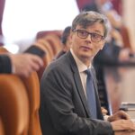 Patru deputați ai Puterii au votat moțiunea depusă de USR împotriva ministrului Energiei