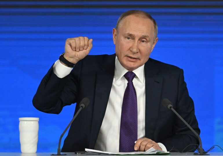 Putin a cerut armatei să preia puterea în Ucraina: Va fi mai uşor să negociez cu voi decât cu gașca de drogați și neo-naziști (Video)