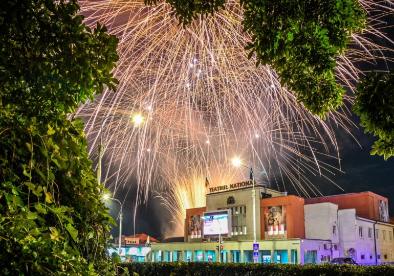 Festivalul de teatru de la Sibiu renunță la focurile de artificii, pe care le înlocuiește cu drone