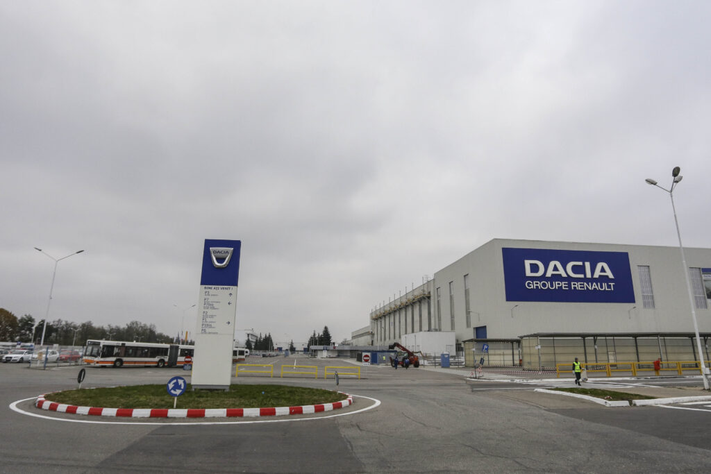 Dacia lansează un nou program de plecări voluntare, cu compensații de până la 40.000 de euro pentru angajați