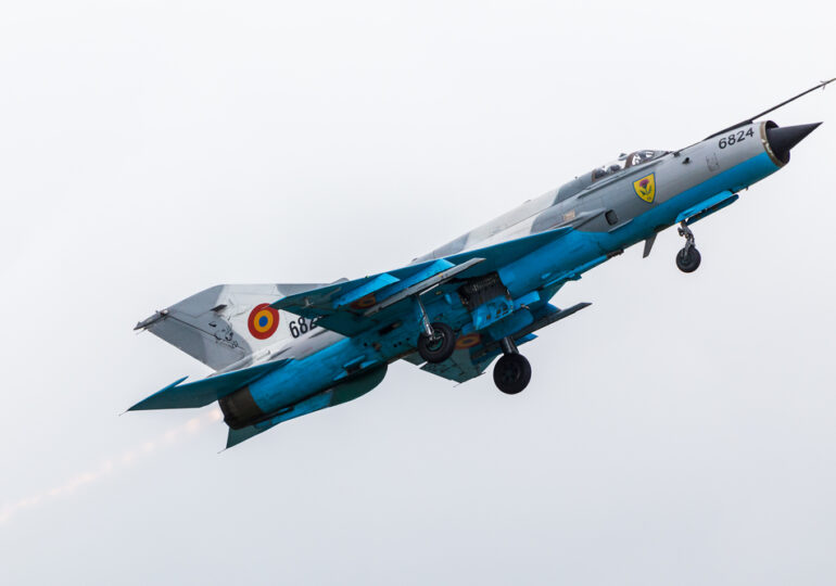 MApN suspendă zborurile avioanelor MiG-21 LanceR, de teama unor noi accidente mortale