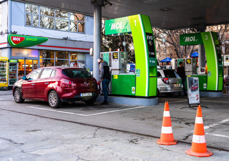 Mol a convins Guvernul Orban să renunțe la plafonarea prețurilor la carburanți