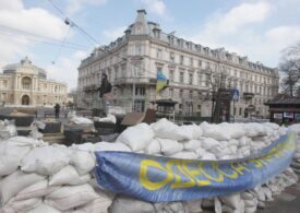 A început lupta pentru Odesa. Rachetele rușilor au lovit un cartier de locuințe (Video)