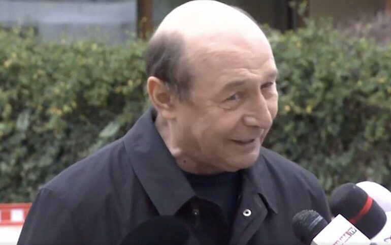 Primele declarații date de Traian Băsescu după externare și revenirea la București