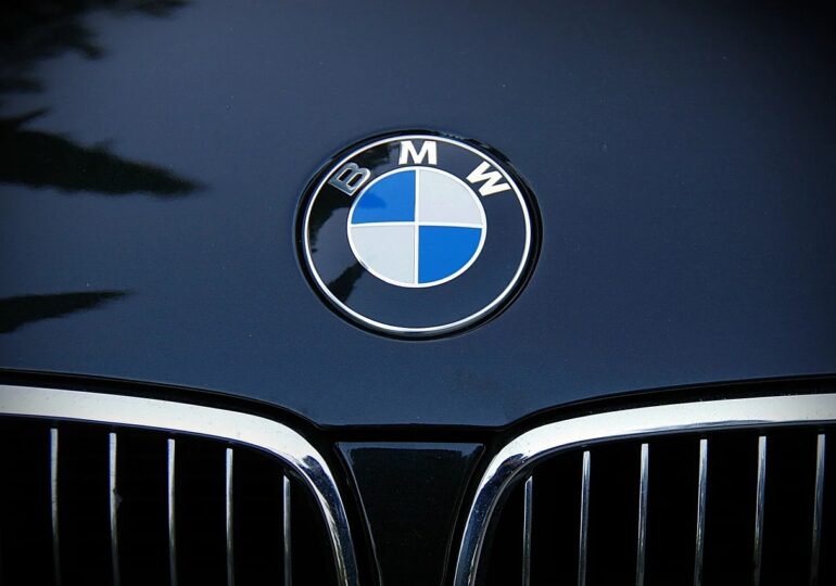 Poliția cumpără 600 de BMW-uri de la firma lui Michael Schmidt, un apropiat al lui Iohannis