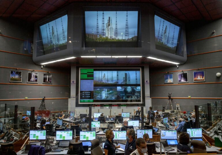 Rusia și-a retras personalul din baza spațială europeană, unde se lansau rachete Soiuz