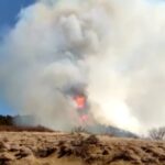 Incendiu uriaș, pe sute de hectare, în Buzău: Peisajul seamănă cu Grecia, tot ce vezi în jur e ars (Video)