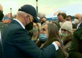 Biden s-a îmbrățișat cu refugiatele ucrainence: Sunteți toate atât de frumoase. Putin e un măcelar (Foto & Video)
