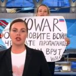 O primă pedeapsă pentru jurnalista care a protestat în direct la televiziunea de stat din Rusia