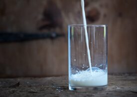 Preșcolarii și elevii primesc din toamnă mai mult lapte și produse lactate