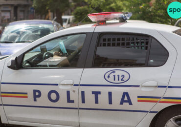 Incident grav în Capitală: O groapă uriașă a apărut în carosabil, traficul a fost restricționat