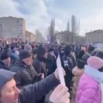 Protest la Melitopol: Sute de oameni cer rușilor eliberarea primarului (Video)