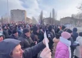 Protest la Melitopol: Sute de oameni cer rușilor eliberarea primarului (Video)