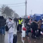 Video exclusiv din vama Siret: Ucraina nu mai lasă jurnaliștii străini să intre în țară, refugiaţii continuă să vină