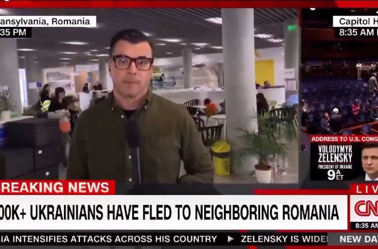 Un reportaj CNN din Braşov laudă generozitatea românilor cu refugiaţii: Există chiar și un magazin, iar totul e gratis (Video)