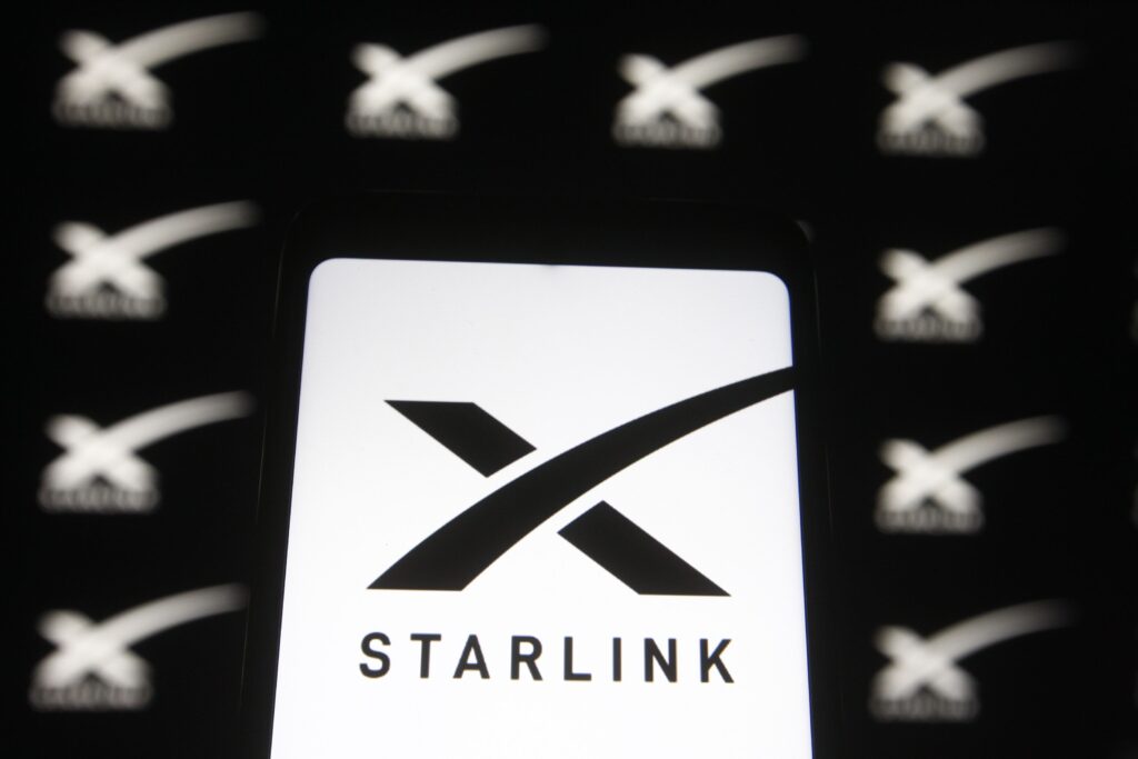Rusia șantajează rudele prizonierilor de război ucraineni, aflați în închisori rusești, pentru a obține acces la Starlink
