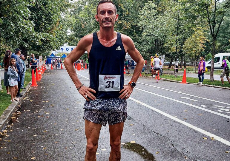 Alex Corneschi, campion național la maraton: Alerg prin trafic, pe la semafoare, în parc, am învățat să nu mă mai plâng. Nu se poate trăi din atletism în România