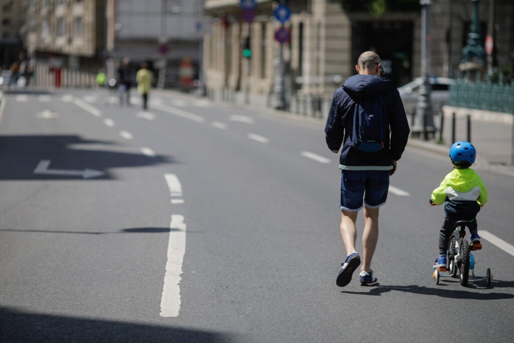 Calea Victoriei redevine pietonală din acest weekend. Se mai adaugă două străzi