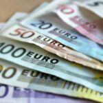 CFA Romania anticipează o inflație de peste 8% și un curs mai mare de 5 lei/euro