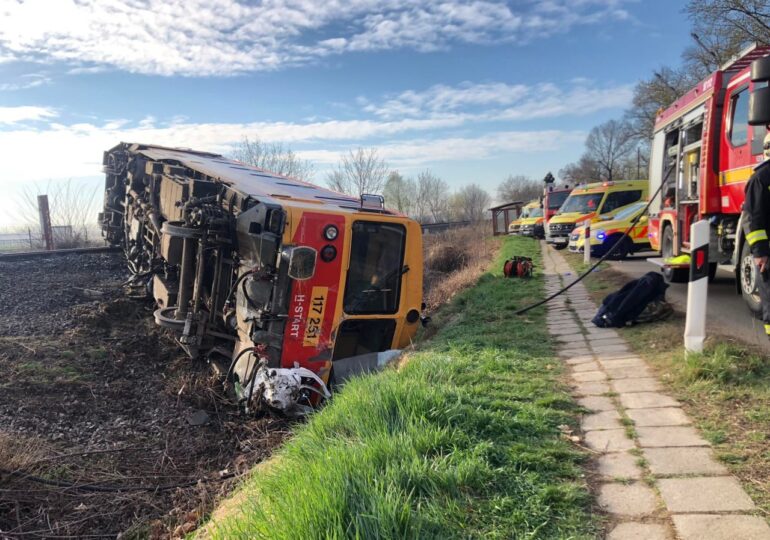 Accident de tren soldat cu 5 morţi şi cel puţin zece răniţi, în Ungaria