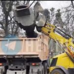 Bustul unui erou sovietic din cel de-Al Doilea Război Mondial a fost demolat în Harkov (Video)