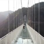 Cum arată cel mai lung pod de sticlă din lume şi când va fi deschis (Video)