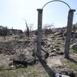 Ucraina, ziua 54: Mariupol nu mai există, Putin i-a decorat pe autorii masacrului de la Bucea, a început bătălia pentru Donbas