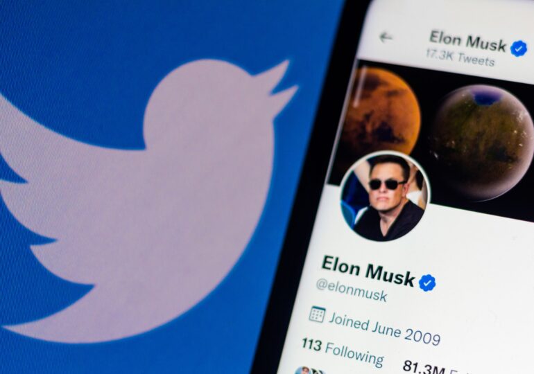 Elon Musk ar putea fi obligat să cumpere Twitter. A vândut masiv acțiuni Tesla, să facă rost de bani