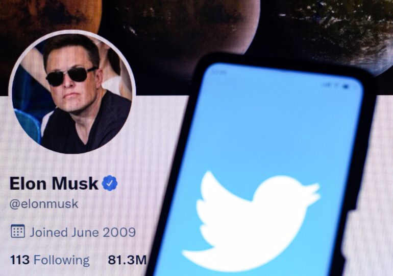 Elon Musk a cumpărat Twitter