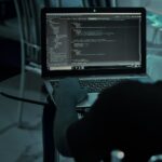 Un bărbat a încercat să cumpere de pe DarkWeb o armă chimică pentru a-și omorî o rudă