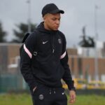 Cum l-a influențat Macron pe Mbappe să rămână la PSG