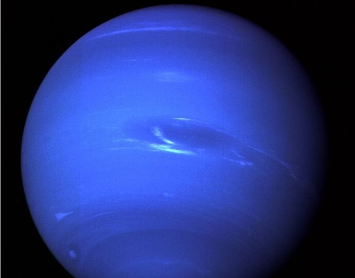 Neptun trece printr-o schimbare de climă bruscă și inexplicabilă
