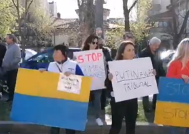 Protest la Ambasada Rusiei la Bucureşti față de războiul din Ucraina (Video)