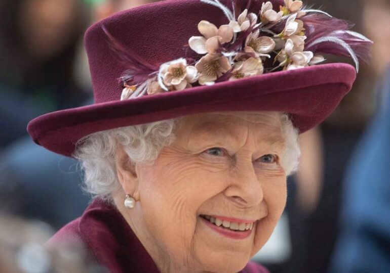 Regina Marii Britanii împlinește 96 de ani: Un omagiu cu Barbie şi cai