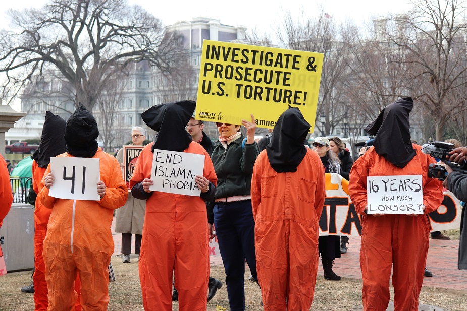 Activists demand Guantanamo Bay's closure near Whi