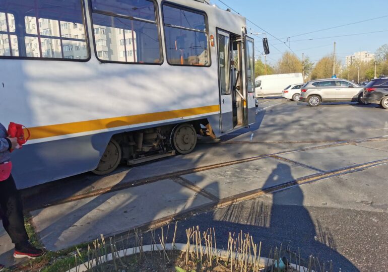 Bucureşti: De azi, tramvaiul 21 iese de pe Colentina şi multe autobuze îşi schimbă traseele (Hartă). Şoferii pot folosi linia de tramvai în zona Doamna Ghica