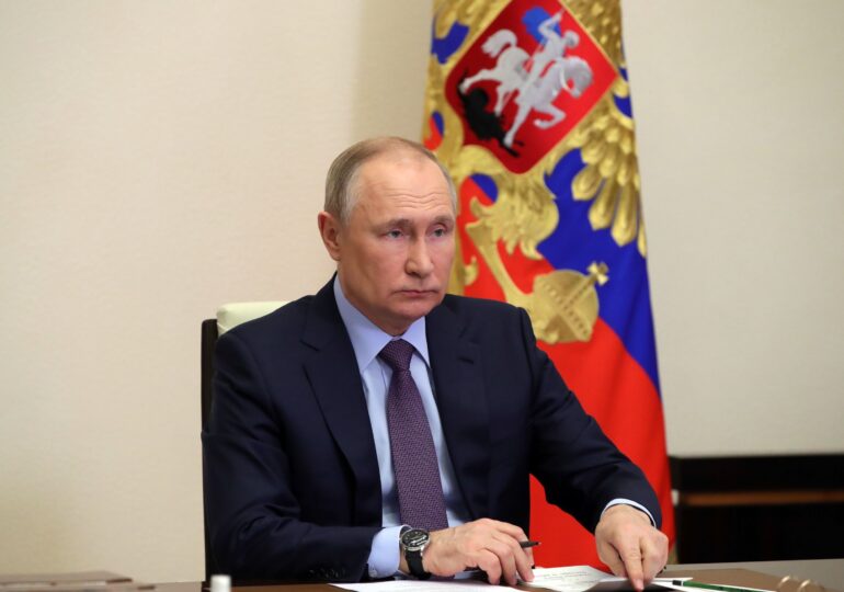 Un investitor estimează că Putin și oligarhii săi au furat un trilion de dolari de la poporul rus
