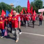 Angajații Poștei Române protestează în Piața Victoriei: Sunt nemulțumiți de salariile mici și de condițiile de muncă