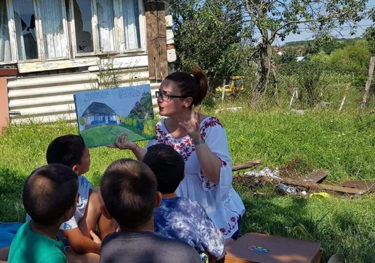 Alina Iga și Cufărul cu povești: Cum faci din școală locul unde copiii merg cu drag și se întristează când vine vacanța