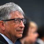 Bill Gates trece printr-o perioadă dificilă. Agresat pe stradă, persiflat pe Twitter, spune că după divorț, totul s-a schimbat