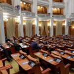 Austeritate la Camera Deputaților: cumpără sute de scaune din piele, care să reducă stresul și zeci de măsuțe de cafea