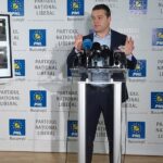 Ciucu vrea să schimbe modul cum arată firmele din Capitală: Acum, reclamele țipă la tine ca în Africa Subsahariană!