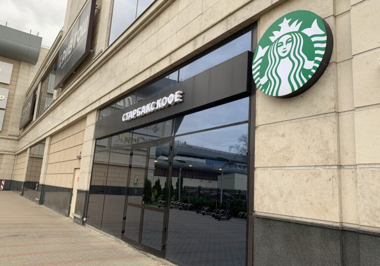 Starbucks pleacă definitiv din Rusia şi închide toate cele 130 de cafenele
