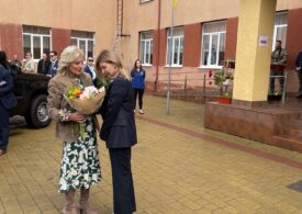 Jill Biden a mers într-o vizită neanunțată în Ucraina și s-a întâlnit cu soția lui Zelenski (Foto & Video)