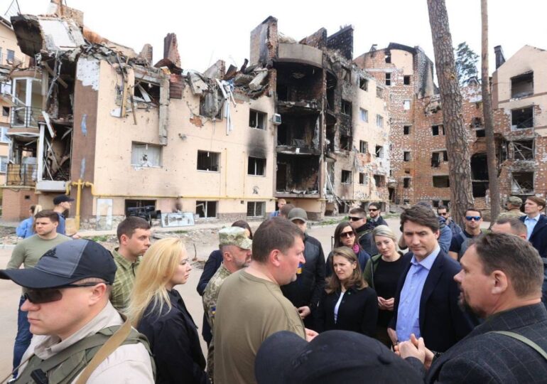 Premierul canadian Justin Trudeau a vizitat oraşul ucrainean Irpin (Foto)
