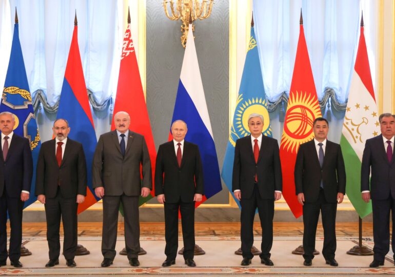 Putin s-a întâlnit cu Lukașenko și au vorbit despre extinderea NATO în Suedia și Finlanda