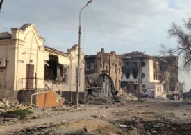 Situație disperată în Mariupol. Locuitorii sunt forţaţi să vâneze porumbei pentru a se hrăni