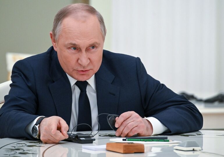Putin, contestat deschis chiar și de comuniștii din Rusia: I-au cerut să încheie războiul din Ucraina (Video)