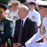 După două săptămâni de ofensivă în est, Putin n-are nicio victorie. Ca să ascundă înfrângerea, anunță mobilizarea generală